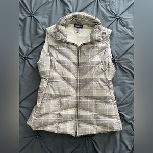 Patagonia Women's goose down Puffer Vest - Cream & natural colors